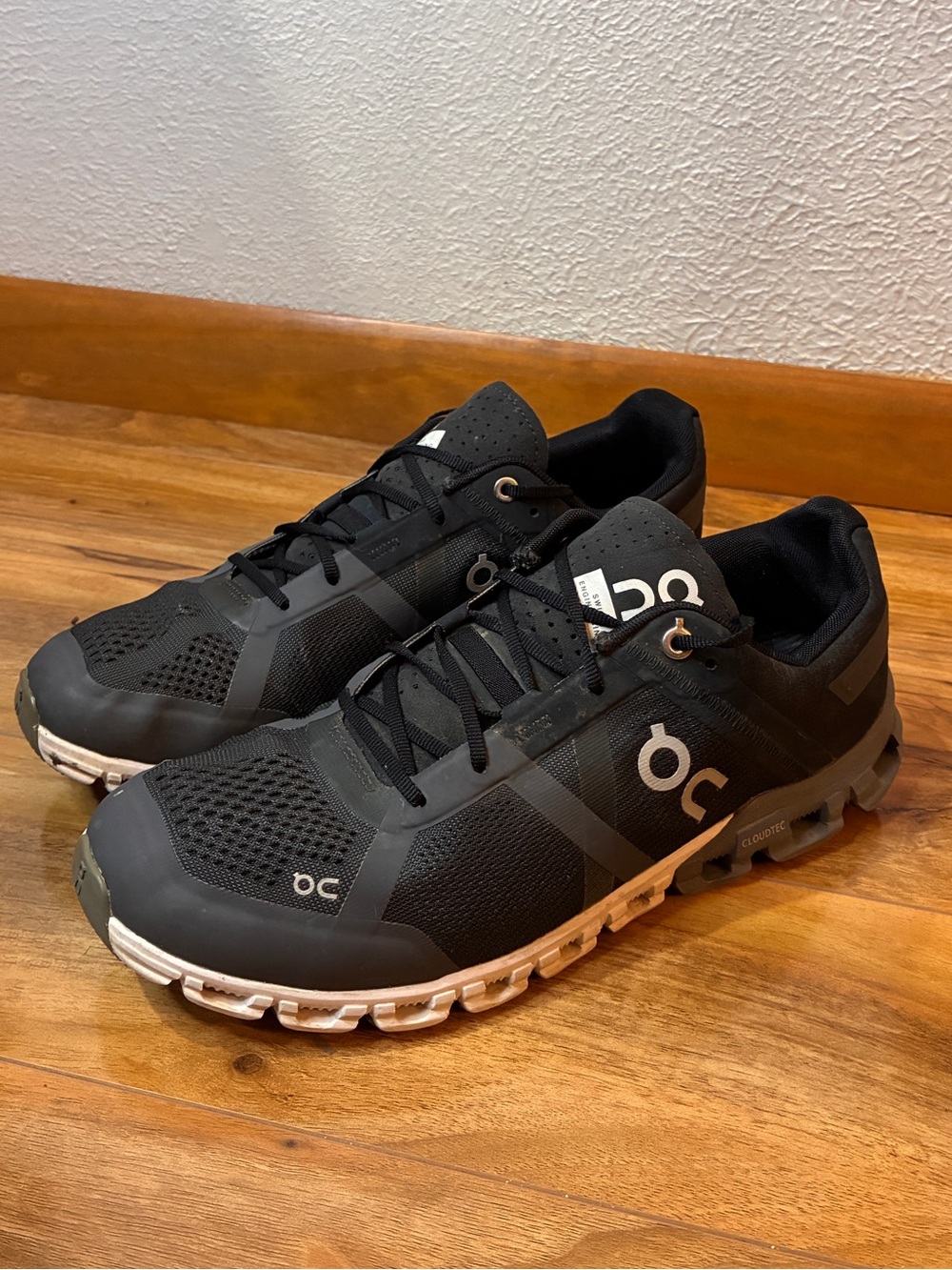 On Cloud Men’s Cloudflow Athletic Running Sneaker Shoes, black - size 8
